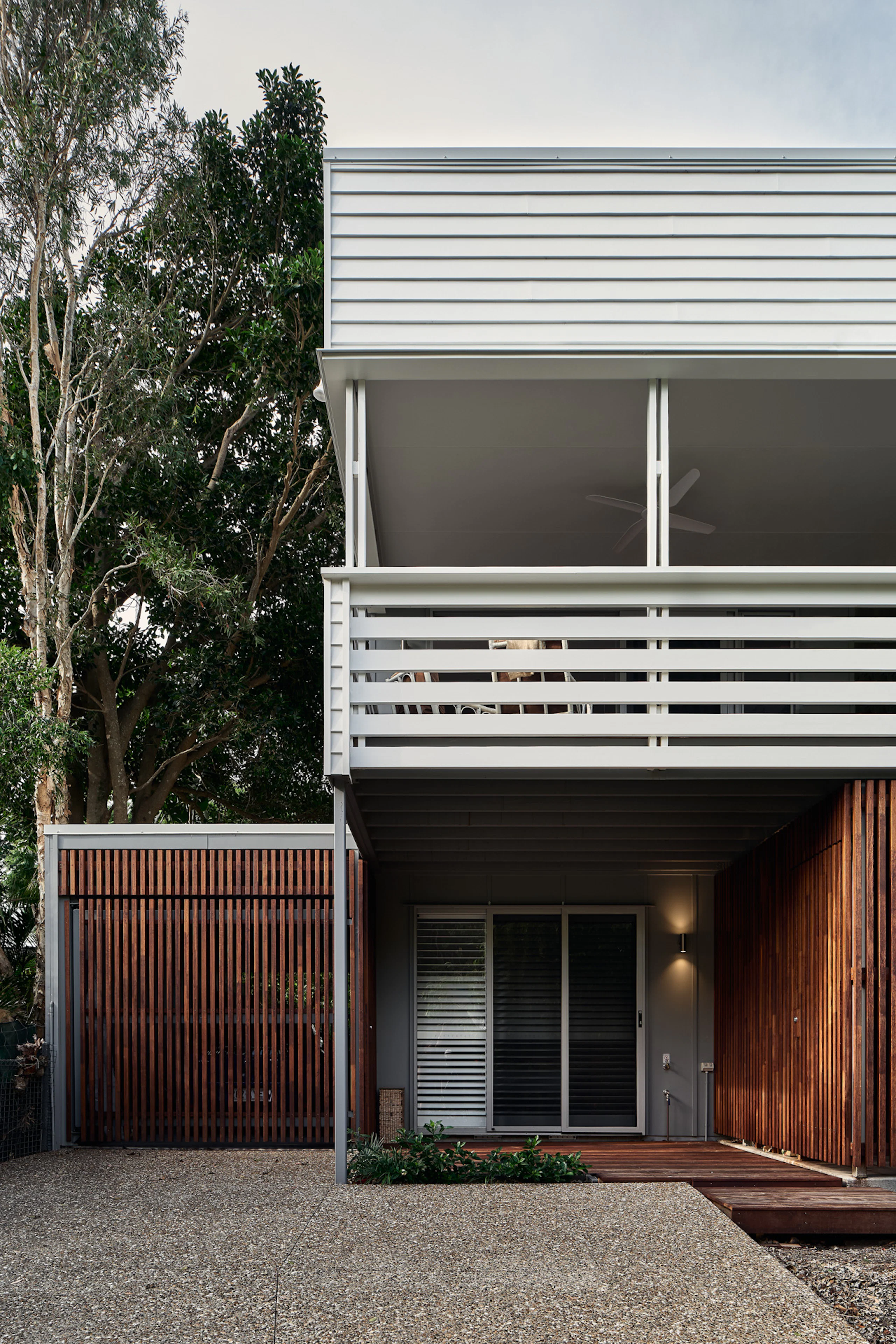 Red Beach Haus 025 - Image 2