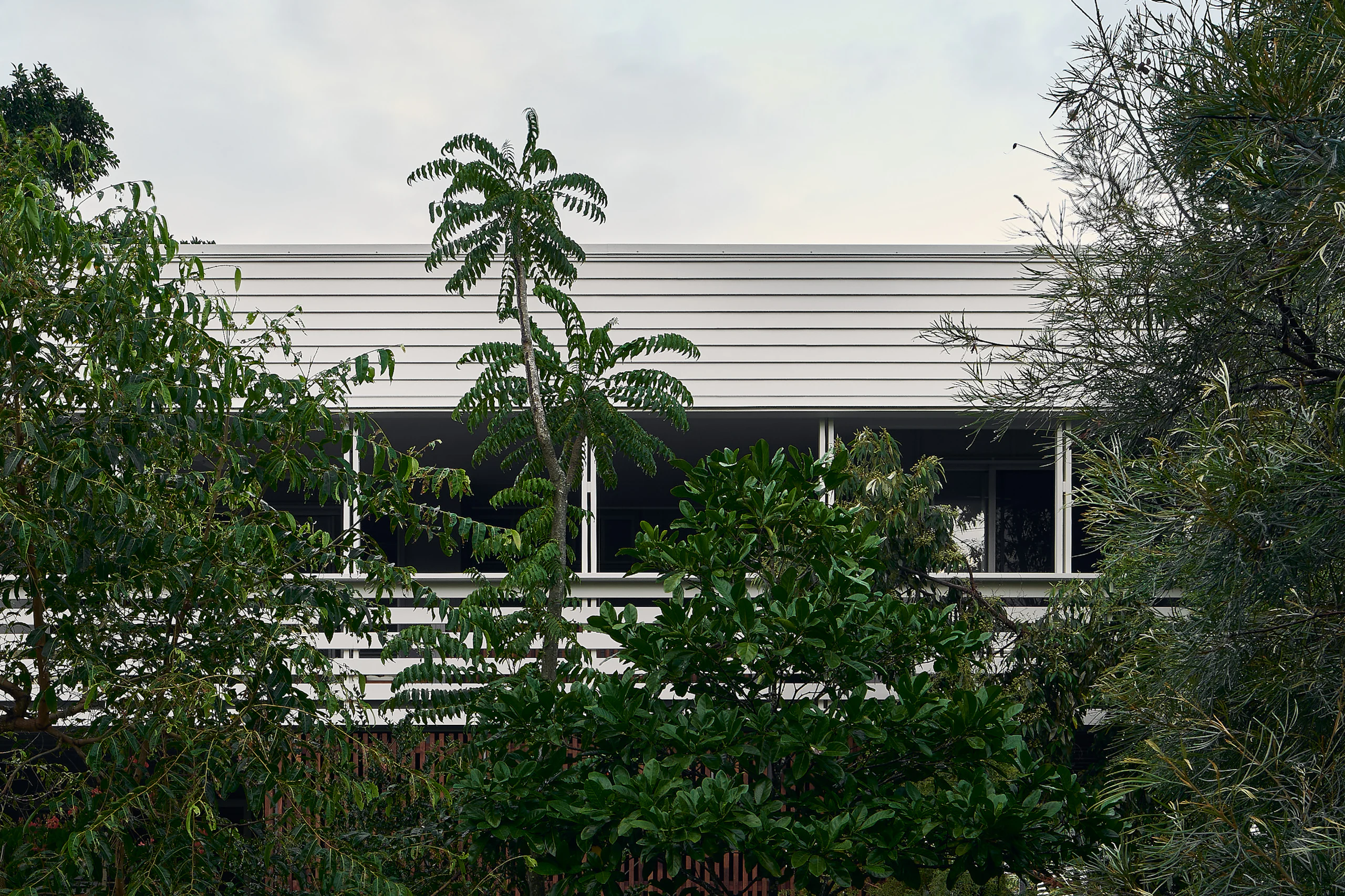 Red Beach Haus 025 - Image 4