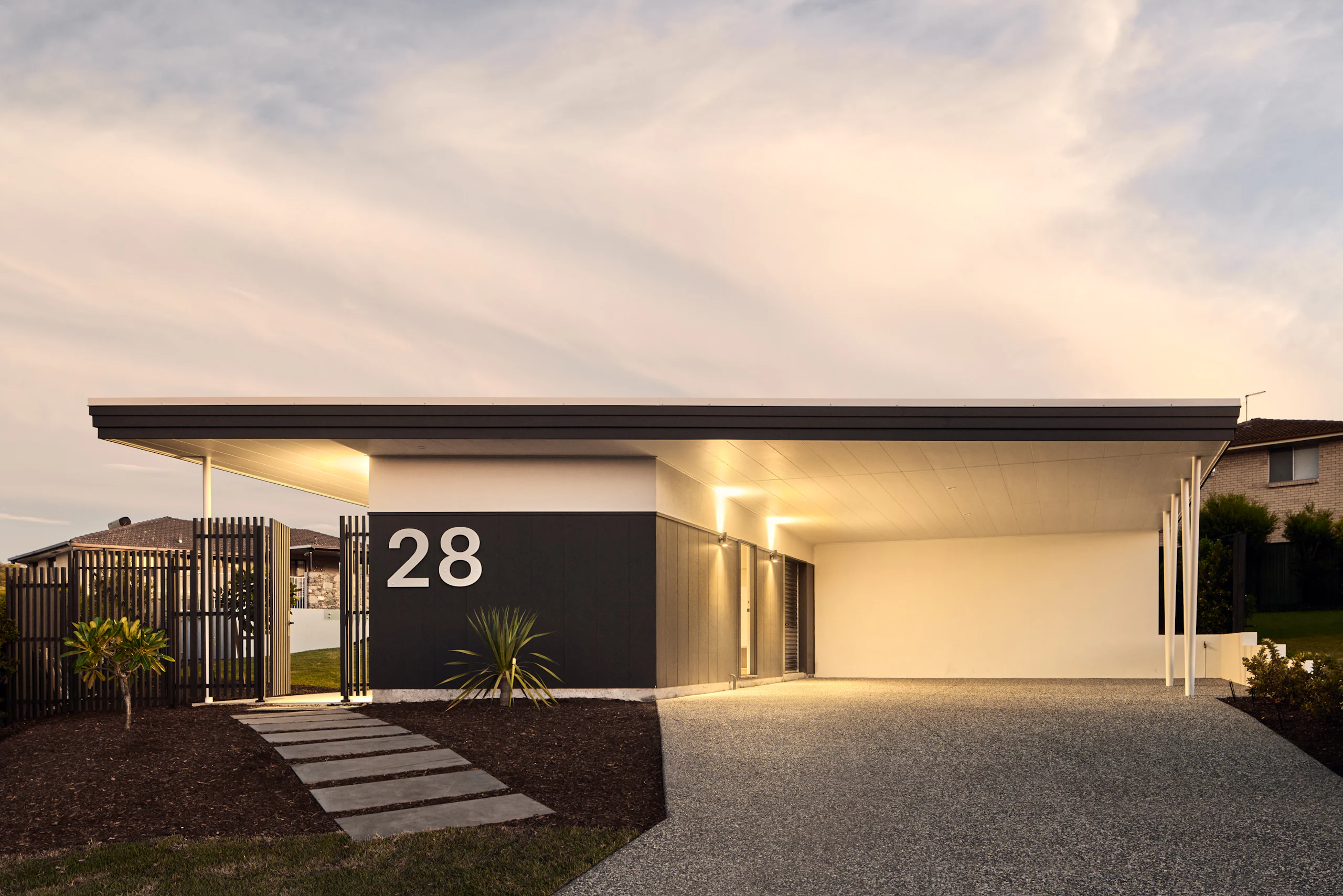 Mansfield Haus 028 - Image 2