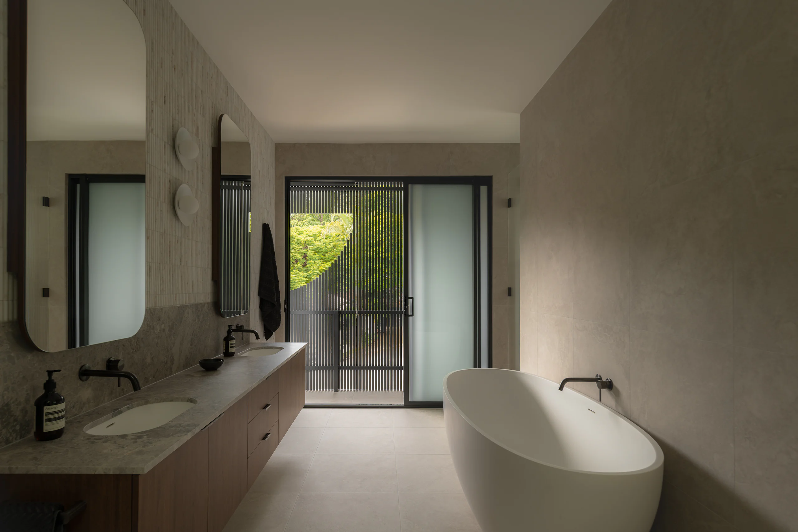 Red Hill Haus 031 - Image 17